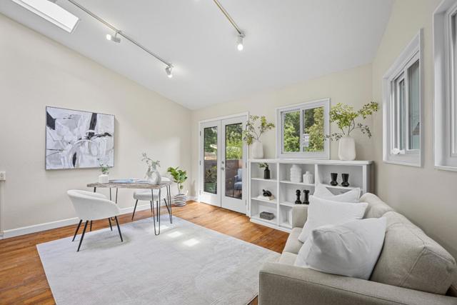 321 Valencia Road, Aptos CA: https://media.crmls.org/mediaz/647eaedb-63cd-4239-a234-068846964cad.jpg