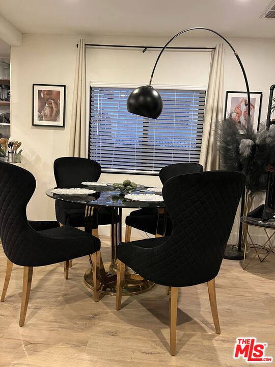 643 N Vista St, Los Angeles CA: https://media.crmls.org/mediaz/647ef0c1-f7d6-4913-9d6d-3b9a3a0011c3.jpg