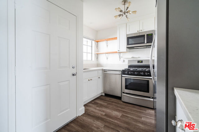 246 N Coronado Street, Los Angeles CA: https://media.crmls.org/mediaz/647f4f1d-2b06-4010-8390-2aea70068da3.jpg
