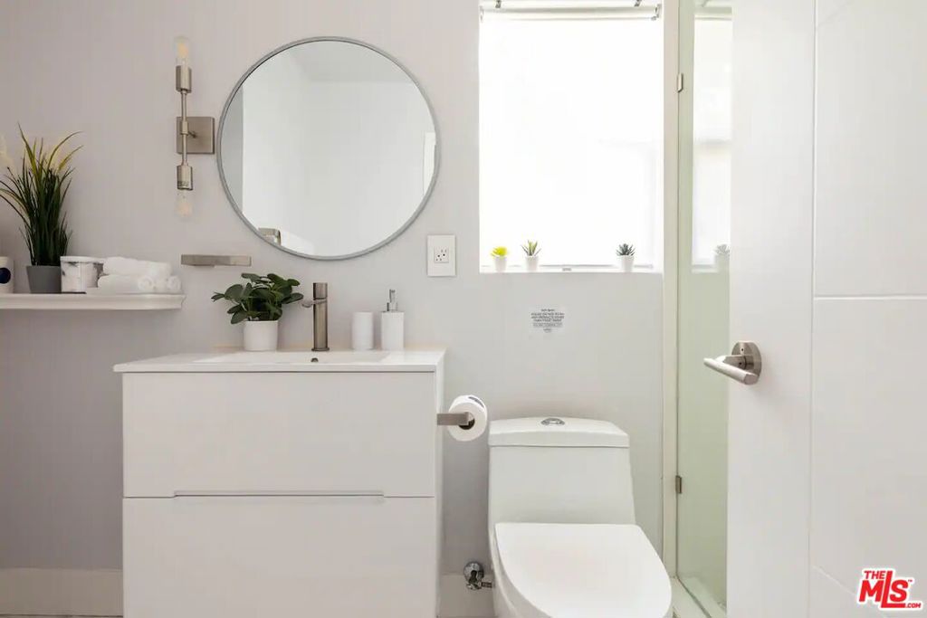 https://media.crmls.org/mediaz/647f5a89-bbf2-45bd-b2b2-15b715708d57.jpg?preset=X-Large