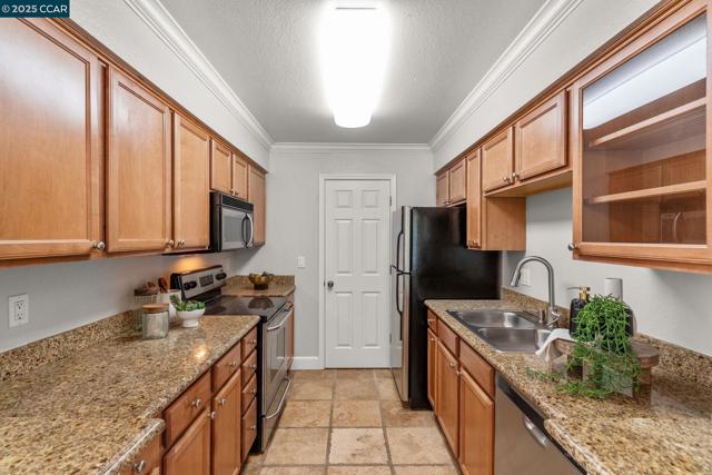 132 Eastridge Dr, San Ramon CA: https://media.crmls.org/mediaz/647fa361-6984-4672-a330-ca6f6bd9b5e2.jpg