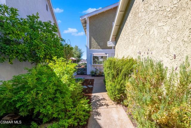 5625 Slicers Circle, Agoura Hills CA: https://media.crmls.org/mediaz/64805450-6e98-43c4-a21a-b336a0720907.jpg
