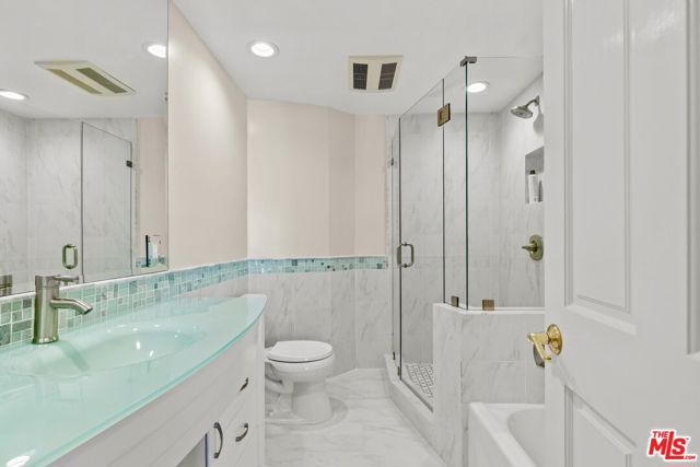268 S Palm Drive, Beverly Hills CA: https://media.crmls.org/mediaz/64807e41-aa02-445b-9e8b-6532a840f15c.jpg
