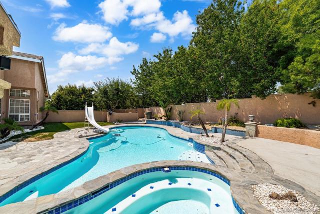 14058 Pearson CT, Rancho Cucamonga CA: https://media.crmls.org/mediaz/64807eeb-6d32-437e-ae1d-a5f0758a060a.jpg