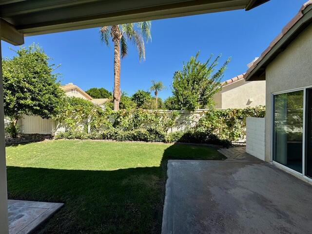 230 Strada Fortuna, Palm Desert CA: https://media.crmls.org/mediaz/6481674d-f7aa-4f87-b678-3a78f8a513dc.jpg