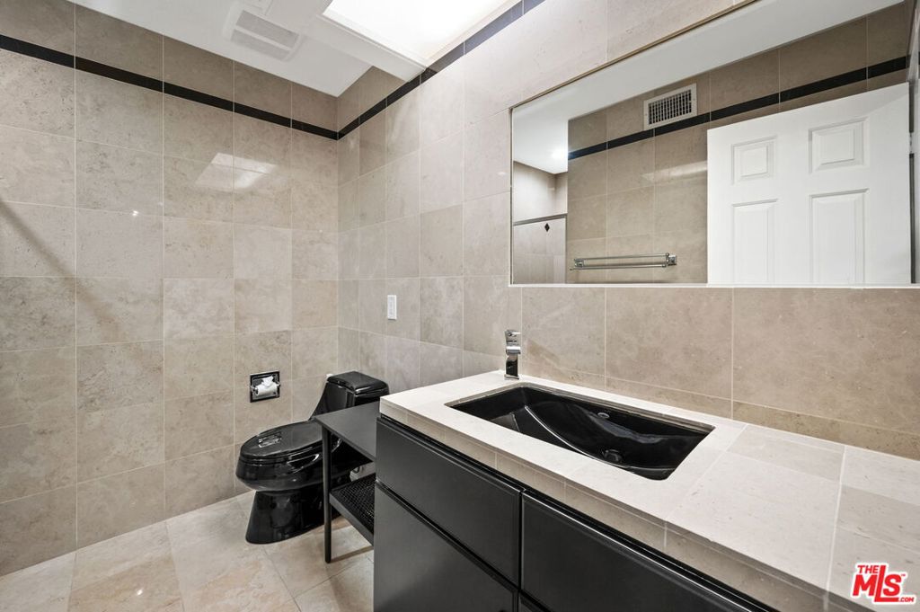 MLS #25612727 image #16