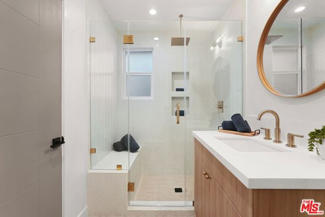 4113 Lincoln Avenue, Culver City CA: https://media.crmls.org/mediaz/64825643-3e3b-482f-b3ba-36b6093bb658.jpg