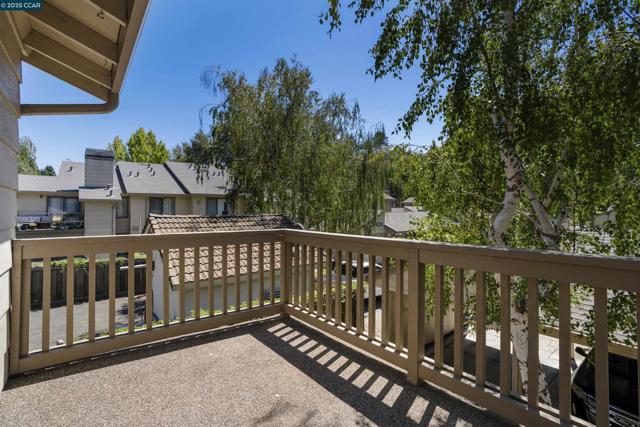 802 Dover, Hercules CA: https://media.crmls.org/mediaz/6482628f-921c-406a-994c-724dea8deffe.jpg