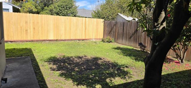 1142 Oakwood Ave, Vallejo CA: https://media.crmls.org/mediaz/648265d6-2be8-444a-911b-4bf6bfc29260.jpg