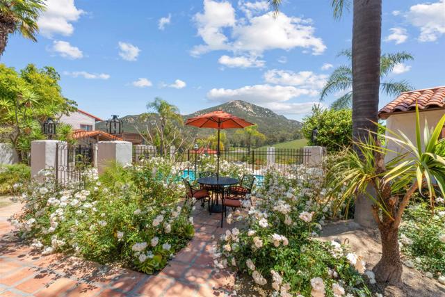 17156 Dos Hermanos, Poway CA: https://media.crmls.org/mediaz/64831359-629e-4261-9694-20c54bc3263c.jpg