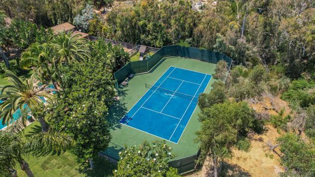 Players of all levels will appreciate this regulation tennis court