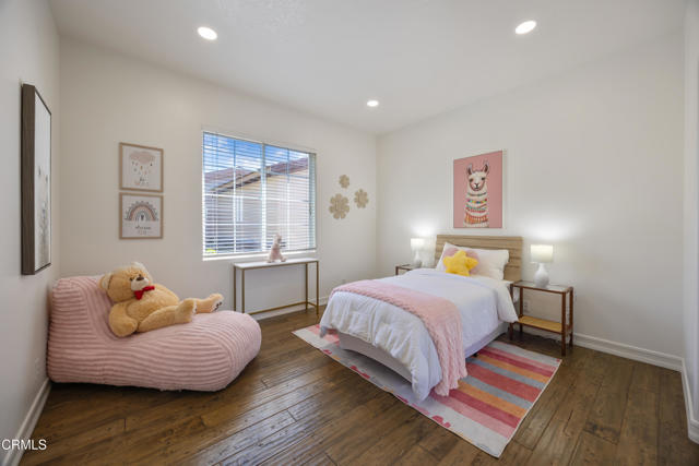 827 W Heritage Oak Court, Altadena CA: https://media.crmls.org/mediaz/648342f1-8f28-45d1-9e24-ee3f9690967f.jpg