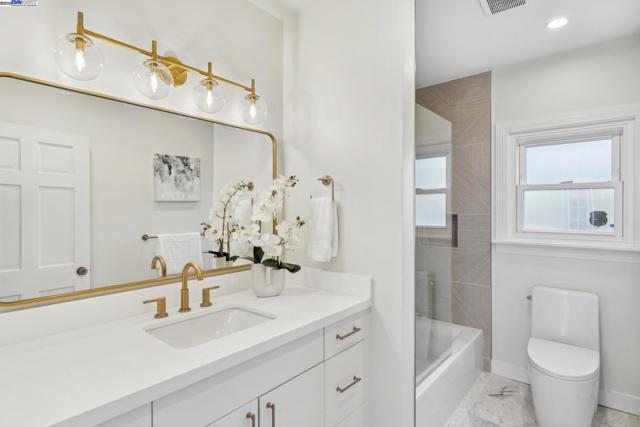 1827 Moreland Dr, Alameda CA: https://media.crmls.org/mediaz/64839686-8690-40c3-bbd9-0caaebd1e4a8.jpg
