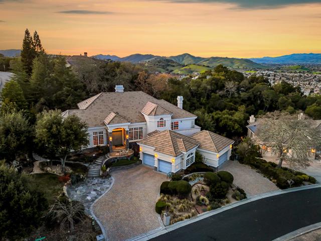 8451 Goldenrod Circle, Gilroy CA: https://media.crmls.org/mediaz/6483e644-e8e5-478e-ab98-958bb5569926.jpg