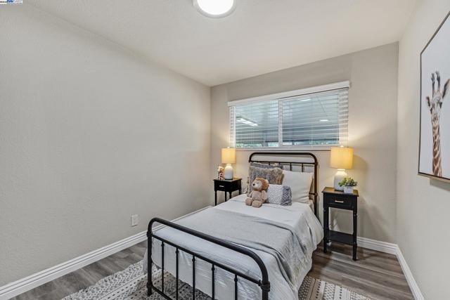 2702 Chinook Ct, Union City CA: https://media.crmls.org/mediaz/6484f07e-3014-4a1b-813b-fd6b993842b9.jpg