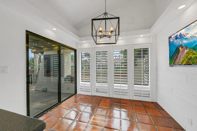 60 Calle Solano, Rancho Mirage CA: https://media.crmls.org/mediaz/64852b7d-0ea9-4547-81f0-d23070f5169b.jpg