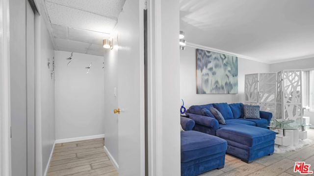 5870 Green Valley Circle, Culver City CA: https://media.crmls.org/mediaz/64853fa1-235c-4926-a393-03f719c2ed1f.jpg