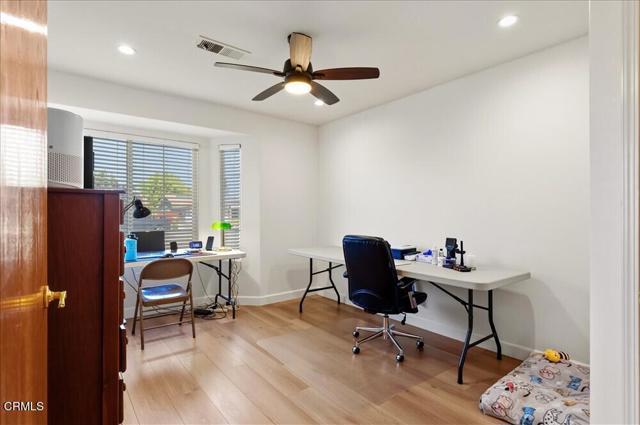 Detail Gallery Image 21 of 46 For 5813 Ragusa Ln, Bakersfield,  CA 93308 - 3 Beds | 2 Baths