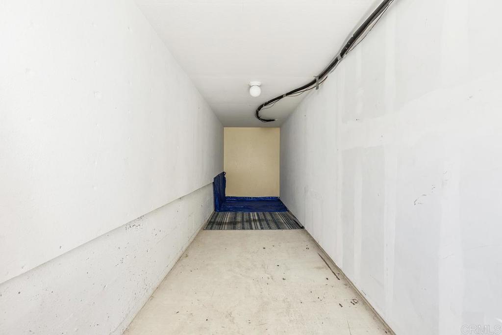 https://media.crmls.org/mediaz/64857e60-d3b9-4963-9143-49796ac4cb05.jpg?preset=X-Large
