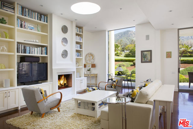 526 Crocker Sperry Drive, Montecito CA: https://media.crmls.org/mediaz/64865925-9c0a-4ea0-96f1-3b5cf82415cf.jpg