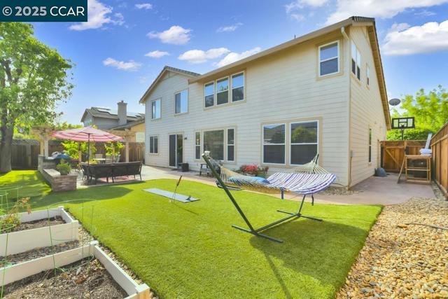 755 Boltzen St, Brentwood CA: https://media.crmls.org/mediaz/6486f6cd-bd0d-4969-8fd1-abcd941e6442.jpg