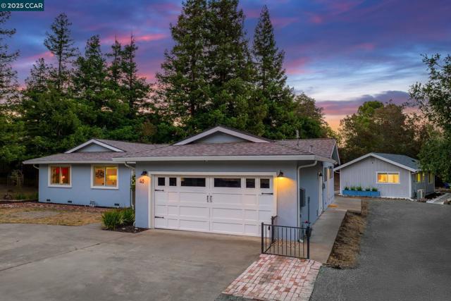 40 Loma Vista, Walnut Creek CA: https://media.crmls.org/mediaz/64870b36-025a-49e0-a5f2-e1d499830845.jpg