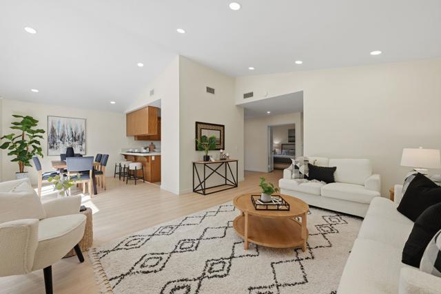 Detail Gallery Image 10 of 38 For 10896 Pointed Oak Ln, San Diego,  CA 92131 - 3 Beds | 2 Baths