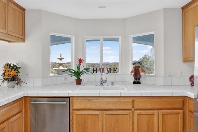 13804 Chaparral Terrace, Valley Center CA: https://media.crmls.org/mediaz/6489fe41-19d8-491b-9e1d-e0ebb91eed3c.jpg