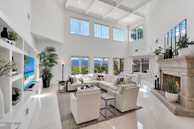 Image 9 of 93 For 1100 Country Club Drive