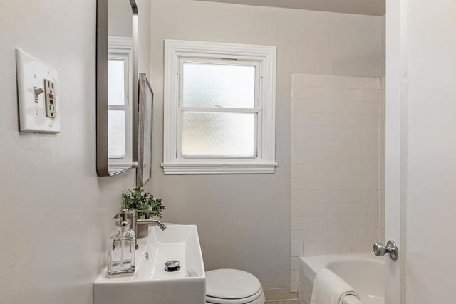 1327 Madera Avenue, Menlo Park CA: https://media.crmls.org/mediaz/648b872f-2cec-42ae-8b52-ad3388a4d309.jpg