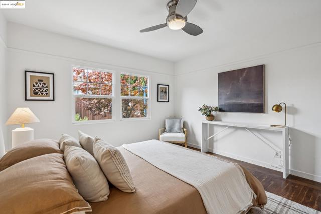 4006 Lincoln Ave, Oakland CA: https://media.crmls.org/mediaz/648c100e-fe9f-46d3-9b1a-3299c2684e94.jpg