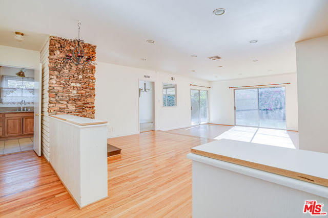 6919 Vanalden Avenue photo 3