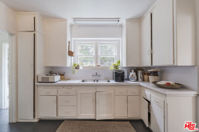 3916 Hepburn Avenue, Los Angeles CA: https://media.crmls.org/mediaz/648c8dd8-78ef-452e-8067-a46f0e9c407a.jpg