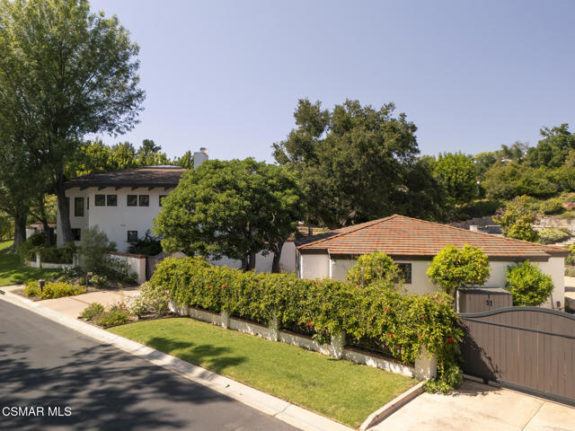 4525 Rayburn Street, Westlake Village CA: https://media.crmls.org/mediaz/648d2651-3317-4be3-9ef9-609d124ce93b.jpg