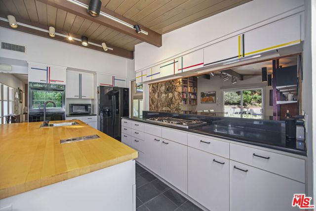 13044 Sky Valley Road, Los Angeles CA: https://media.crmls.org/mediaz/648d31f6-0043-4e2b-b681-b1b76ecba1cd.jpg