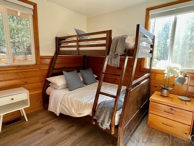 41489 Comstock Ln, Big Bear CA: https://media.crmls.org/mediaz/648df490-394d-468b-8258-b409a4e86955.jpg