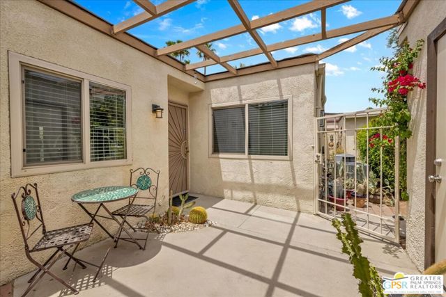 733 N Via Acapulco, Palm Springs CA: https://media.crmls.org/mediaz/648e1d7f-718b-4cd0-b85c-c6ae33c9c18d.jpg