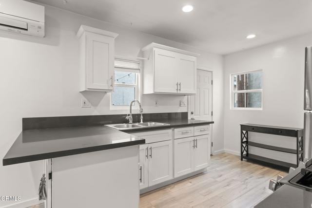 Detail Gallery Image 10 of 31 For 1047 E Brenner Pl, Long Beach,  CA 90813 - 2 Beds | 1 Baths