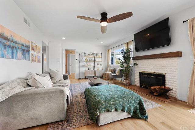 972 Maria Way, Chula Vista CA: https://media.crmls.org/mediaz/648e859f-81b5-40b1-9753-54554bc94529.jpg