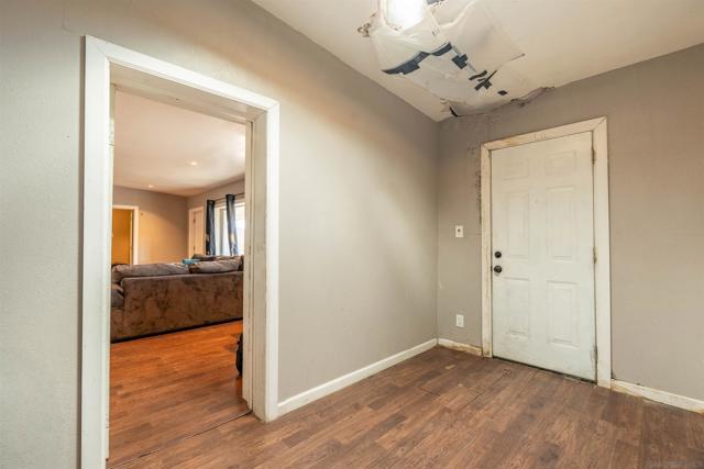 28587 Goetz Rd, Canyon Lake CA: https://media.crmls.org/mediaz/648eac0d-546d-4a4d-b830-ed16632c3c55.jpg