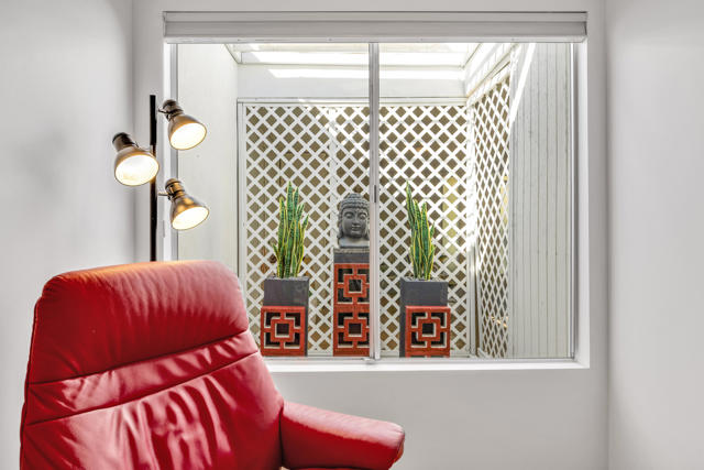 2400 S Palm Canyon Drive, Palm Springs CA: https://media.crmls.org/mediaz/648ee562-e47d-41c0-8c0f-c04d09a092c0.jpg