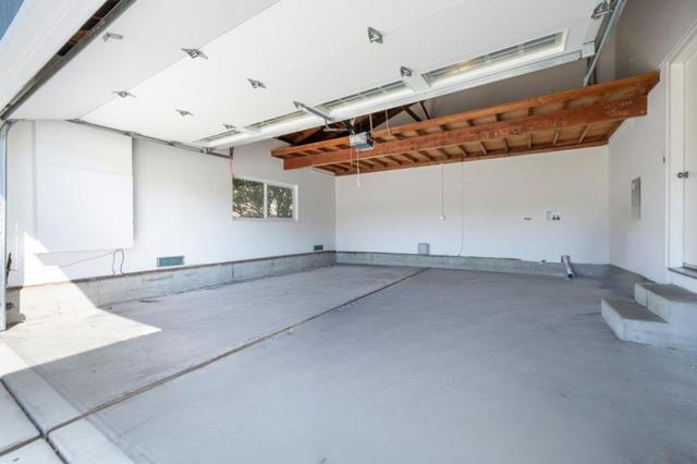 1035 Valota Road, Redwood City CA: https://media.crmls.org/mediaz/648ef13a-739a-435b-8d6c-1fdb70e28a63.jpg