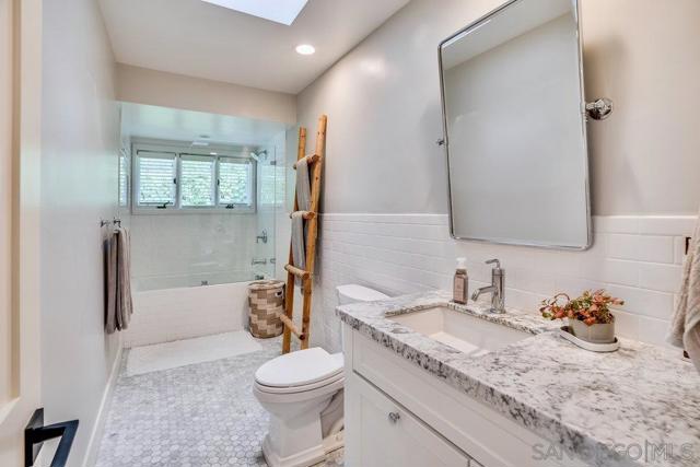 15035 El Camino Real, Del Mar CA: https://media.crmls.org/mediaz/648f32c0-26d6-40de-b623-7b21e67d8cf3.jpg