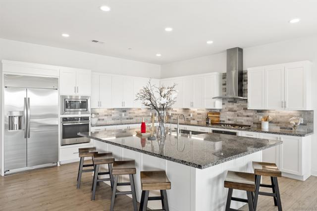 1417 Apex Place, Escondido CA: https://media.crmls.org/mediaz/649020a8-ef4b-4626-b50e-4d49f46b1e8a.jpg