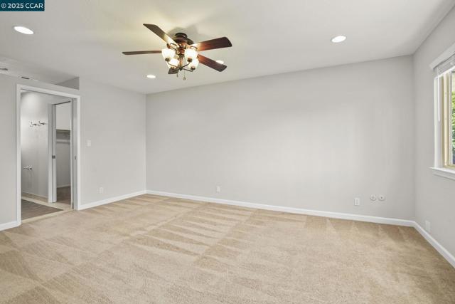 89 Cormorant Court, Martinez CA: https://media.crmls.org/mediaz/64903aee-a3df-4a3d-af41-0ff812f00028.jpg