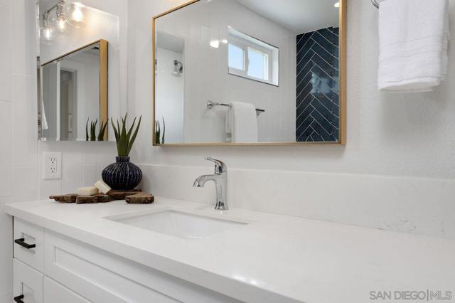 3630 Vista Campana S 6, Oceanside CA: https://media.crmls.org/mediaz/6490b94b-dc35-4ceb-8b7c-868d9a4e872e.jpg