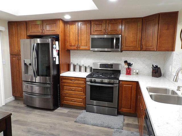 68732 Calle Tafalla, Cathedral City CA: https://media.crmls.org/mediaz/64910131-3643-4c7d-bb1e-78a17505d439.jpg