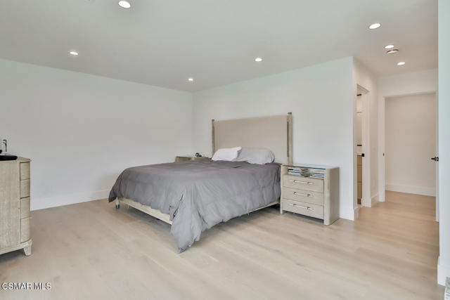 31754 Foxfield Drive, Westlake Village CA: https://media.crmls.org/mediaz/64910c03-8a9c-42de-8fee-8e3156ce7593.jpg