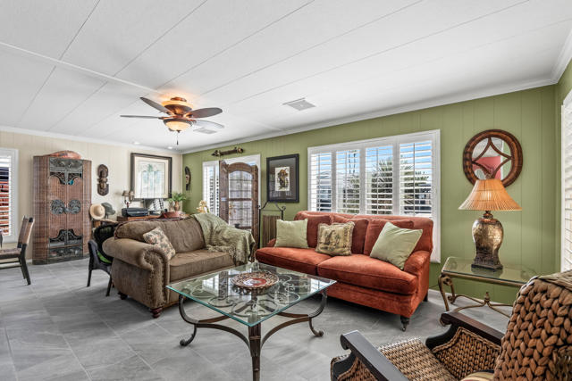 39231 Hidden Water Place, Palm Desert CA: https://media.crmls.org/mediaz/649150e1-b3f8-434f-b01b-15eff3382981.jpg