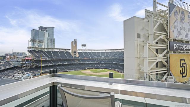 325 7Th Ave, San Diego CA: https://media.crmls.org/mediaz/649189be-f10f-4e89-b58b-c0831d665da0.jpg